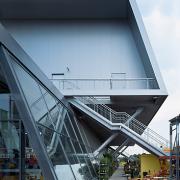 ArchitektInnen / KünstlerInnen: Johannes Zieser<br>Projekt: Baumax Sterngasse<br>Aufnahmedatum: 05/06<br>Format: 6x9cm C-Dia<br>Lieferformat: Dia-Duplikat, Scan 300 dpi<br>Bestell-Nummer: 060510-17<br>