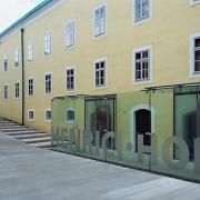 ArchitektInnen / KünstlerInnen: Pichler & Traupmann Architekten ZT GmbH, 3:0 Landschaftsarchitektur Gachowetz Luger Zimermann OG, 3:0 Landschaftsarchitektur Gachowetz Luger Zimermann OG<br>Projekt: Henricihof<br>Aufnahmedatum: 07/06<br>Format: 6x9cm C-Dia<br>Lieferformat: Dia-Duplikat, Scan 300 dpi<br>Bestell-Nummer: 060730-02<br>