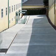 ArchitektInnen / KünstlerInnen: Pichler & Traupmann Architekten ZT GmbH, 3:0 Landschaftsarchitektur Gachowetz Luger Zimermann OG, 3:0 Landschaftsarchitektur Gachowetz Luger Zimermann OG<br>Projekt: Henricihof<br>Aufnahmedatum: 07/06<br>Format: 6x9cm C-Dia<br>Lieferformat: Dia-Duplikat, Scan 300 dpi<br>Bestell-Nummer: 060730-08<br>