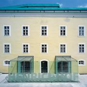 ArchitektInnen / KünstlerInnen: Pichler & Traupmann Architekten ZT GmbH, 3:0 Landschaftsarchitektur Gachowetz Luger Zimermann OG, 3:0 Landschaftsarchitektur Gachowetz Luger Zimermann OG<br>Projekt: Henricihof<br>Aufnahmedatum: 07/06<br>Format: 6x9cm C-Dia<br>Lieferformat: Dia-Duplikat, Scan 300 dpi<br>Bestell-Nummer: 060730-09<br>