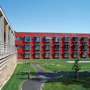 ArchitektInnen / KünstlerInnen: Johannes Zieser<br>Projekt: Seniorenheim Stockerau<br>Aufnahmedatum: 09/06<br>Format: 6x9cm C-Dia<br>Lieferformat: Dia-Duplikat, Scan 300 dpi<br>Bestell-Nummer: 060925-11<br>