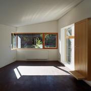 ArchitektInnen / KünstlerInnen: THALERTHALER ARCHITEKTEN ZTGMBH<br>Projekt: Haus R.<br>Aufnahmedatum: 10/06<br>Format: 6x9cm C-Dia<br>Lieferformat: Dia-Duplikat, Scan 300 dpi<br>Bestell-Nummer: 061006-07<br>