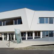 ArchitektInnen / KünstlerInnen: Roger Karré<br>Projekt: Bürogebäude Hinteregger<br>Aufnahmedatum: 10/06<br>Format: 6x9cm C-Dia<br>Lieferformat: Dia-Duplikat, Scan 300 dpi<br>Bestell-Nummer: 061010-04<br>