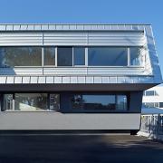 ArchitektInnen / KünstlerInnen: Roger Karré<br>Projekt: Bürogebäude Hinteregger<br>Aufnahmedatum: 10/06<br>Format: 6x9cm C-Dia<br>Lieferformat: Dia-Duplikat, Scan 300 dpi<br>Bestell-Nummer: 061010-09<br>
