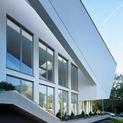 ArchitektInnen / KünstlerInnen: Roger Karré<br>Projekt: Bürogebäude Hinteregger<br>Aufnahmedatum: 10/06<br>Format: 6x9cm C-Dia<br>Lieferformat: Dia-Duplikat, Scan 300 dpi<br>Bestell-Nummer: 061010-16<br>
