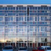 ArchitektInnen / KünstlerInnen: Georg W. Reinberg, Peter Thalbauer<br>Projekt: Wohnbau Thürnlhofstraße<br>Aufnahmedatum: 12/06<br>Format: 6x9cm C-Dia<br>Lieferformat: Dia-Duplikat, Scan 300 dpi<br>Bestell-Nummer: 061214-07<br>