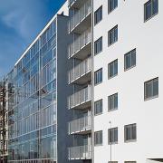 ArchitektInnen / KünstlerInnen: Georg W. Reinberg, Peter Thalbauer<br>Projekt: Wohnbau Thürnlhofstraße<br>Aufnahmedatum: 12/06<br>Format: 6x9cm C-Dia<br>Lieferformat: Dia-Duplikat, Scan 300 dpi<br>Bestell-Nummer: 061214-12<br>