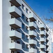 ArchitektInnen / KünstlerInnen: Georg W. Reinberg, Peter Thalbauer<br>Projekt: Wohnbau Thürnlhofstraße<br>Aufnahmedatum: 12/06<br>Format: 6x9cm C-Dia<br>Lieferformat: Dia-Duplikat, Scan 300 dpi<br>Bestell-Nummer: 061214-16<br>