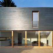 ArchitektInnen / KünstlerInnen: nonconform zt gmbh<br>Projekt: Villa Franz-Klaudia<br>Aufnahmedatum: 01/07<br>Format: 6x9cm C-Dia<br>Lieferformat: Dia-Duplikat, Scan 300 dpi<br>Bestell-Nummer: 070114-02A<br>