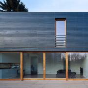 ArchitektInnen / KünstlerInnen: nonconform zt gmbh<br>Projekt: Villa Franz-Klaudia<br>Aufnahmedatum: 01/07<br>Format: 6x9cm C-Dia<br>Lieferformat: Dia-Duplikat, Scan 300 dpi<br>Bestell-Nummer: 070114-02C<br>