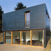 ArchitektInnen / KünstlerInnen: nonconform zt gmbh<br>Projekt: Villa Franz-Klaudia<br>Aufnahmedatum: 01/07<br>Format: 6x9cm C-Dia<br>Lieferformat: Dia-Duplikat, Scan 300 dpi<br>Bestell-Nummer: 070114-03A<br>
