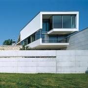 ArchitektInnen / KünstlerInnen: Pichler & Traupmann Architekten ZT GmbH<br>Projekt: Haus Ö.<br>Aufnahmedatum: 04/07<br>Format: 6x9cm C-Dia<br>Lieferformat: Dia-Duplikat, Scan 300 dpi<br>Bestell-Nummer: 070427-04<br>