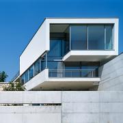 ArchitektInnen / KünstlerInnen: Pichler & Traupmann Architekten ZT GmbH<br>Projekt: Haus Ö.<br>Aufnahmedatum: 04/07<br>Format: 6x9cm C-Dia<br>Lieferformat: Dia-Duplikat, Scan 300 dpi<br>Bestell-Nummer: 070427-05<br>