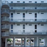 ArchitektInnen / KünstlerInnen: Martin Kohlbauer<br>Projekt: WHA Thürnlhofstraße<br>Aufnahmedatum: 06/07<br>Format: 6x9cm C-Dia<br>Lieferformat: Dia-Duplikat, Scan 300 dpi<br>Bestell-Nummer: 070619-12<br>