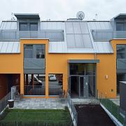 ArchitektInnen / KünstlerInnen: Günther Oberhofer<br>Projekt: WHA Klederingerstraße<br>Aufnahmedatum: 07/07<br>Format: 6x9cm C-Dia<br>Lieferformat: Dia-Duplikat, Scan 300 dpi<br>Bestell-Nummer: 070704-04<br>