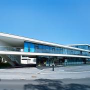 ArchitektInnen / KünstlerInnen: Pichler & Traupmann Architekten ZT GmbH<br>Projekt: Neue Mitte Hagenberg<br>Aufnahmedatum: 08/07<br>Format: 6x9cm C-Dia<br>Lieferformat: Dia-Duplikat, Scan 300 dpi<br>Bestell-Nummer: 070802-07<br>