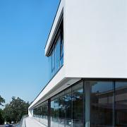 ArchitektInnen / KünstlerInnen: Pichler & Traupmann Architekten ZT GmbH<br>Projekt: Neue Mitte Hagenberg<br>Aufnahmedatum: 08/07<br>Format: 6x9cm C-Dia<br>Lieferformat: Dia-Duplikat, Scan 300 dpi<br>Bestell-Nummer: 070802-27<br>