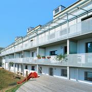 ArchitektInnen / KünstlerInnen: Treberspurg & Partner Architekten ZT GmbH<br>Projekt: Wohnhausanlage Roschégasse/Pantucekgasse<br>Aufnahmedatum: 07/07<br>Format: 6x9cm C-Dia<br>Lieferformat: Dia-Duplikat, Scan 300 dpi<br>Bestell-Nummer: 070726-12<br>