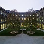 ArchitektInnen / KünstlerInnen: Roger Baumeister<br>Projekt: Arkadenhof Uni Wien<br>Aufnahmedatum: 10/07<br>Format: 6x9cm C-Dia<br>Lieferformat: Dia-Duplikat, Scan 300 dpi<br>Bestell-Nummer: 071011-04<br>