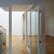 ArchitektInnen / KünstlerInnen: Walter Stelzhammer<br>Projekt: WHA Lewischgasse<br>Aufnahmedatum: 12/07<br>Format: 6x9cm C-Dia<br>Lieferformat: Dia-Duplikat, Scan 300 dpi<br>Bestell-Nummer: 071213-23<br>