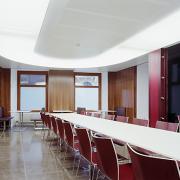 ArchitektInnen / KünstlerInnen: Erwin Steiner<br>Projekt: OeKB Betriebsrestaurant<br>Aufnahmedatum: 01/08<br>Format: 6x9cm C-Neg<br>Lieferformat: C-Print, Scan 300 dpi<br>Bestell-Nummer: 080119-10<br>