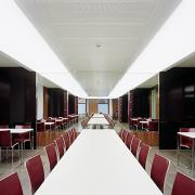 ArchitektInnen / KünstlerInnen: Erwin Steiner<br>Projekt: OeKB Betriebsrestaurant<br>Aufnahmedatum: 01/08<br>Format: 6x9cm C-Neg<br>Lieferformat: C-Print, Scan 300 dpi<br>Bestell-Nummer: 080119-03<br>
