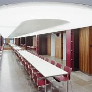 ArchitektInnen / KünstlerInnen: Erwin Steiner<br>Projekt: OeKB Betriebsrestaurant<br>Aufnahmedatum: 01/08<br>Format: 6x9cm C-Neg<br>Lieferformat: C-Print, Scan 300 dpi<br>Bestell-Nummer: 080119-06<br>