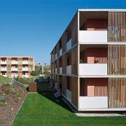 ArchitektInnen / KünstlerInnen: Johannes Zieser<br>Projekt: Wohnhausanlage Öhling<br>Aufnahmedatum: 10/07<br>Format: 6x9cm C-Dia<br>Lieferformat: Dia-Duplikat, Scan 300 dpi<br>Bestell-Nummer: 071015-07<br>
