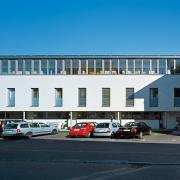 ArchitektInnen / KünstlerInnen: Johannes Zieser<br>Projekt: Wohnhausanlage Öhling<br>Aufnahmedatum: 10/07<br>Format: 6x9cm C-Dia<br>Lieferformat: Dia-Duplikat, Scan 300 dpi<br>Bestell-Nummer: 071015-05<br>