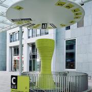 ArchitektInnen / KünstlerInnen: Johannes Zieser<br>Projekt: Wegeleitsystem Landhausviertel<br>Aufnahmedatum: 02/08<br>Format: 6x9cm C-Neg<br>Lieferformat: C-Print, Scan 300 dpi<br>Bestell-Nummer: 080205-12<br>