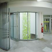 ArchitektInnen / KünstlerInnen: Johannes Zieser<br>Projekt: Wegeleitsystem Landhausviertel<br>Aufnahmedatum: 02/08<br>Format: 6x9cm C-Neg<br>Lieferformat: C-Print, Scan 300 dpi<br>Bestell-Nummer: 080205-31<br>