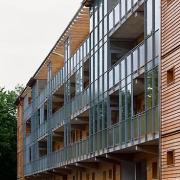 ArchitektInnen / KünstlerInnen: Johannes Kastner-Lanjus<br>Projekt: Waldsiedlung<br>Aufnahmedatum: 07/05<br>Format: 6x9cm C-Dia<br>Lieferformat: Dia-Duplikat, Scan 300 dpi<br>Bestell-Nummer: 050726-11<br>