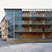 ArchitektInnen / KünstlerInnen: Johannes Kastner-Lanjus<br>Projekt: Waldsiedlung<br>Aufnahmedatum: 07/05<br>Format: 6x9cm C-Dia<br>Lieferformat: Dia-Duplikat, Scan 300 dpi<br>Bestell-Nummer: 050726-10<br>
