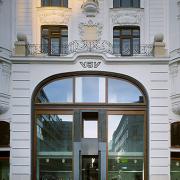 ArchitektInnen / KünstlerInnen: Walter Stelzhammer<br>Projekt: Wohn-und Geschäftshaus Lugeck<br>Aufnahmedatum: 04/93<br>Format: 6x9cm C-Dia<br>Lieferformat: Dia-Duplikat, Scan 300 dpi<br>Bestell-Nummer: 939500-02<br>
