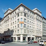 ArchitektInnen / KünstlerInnen: Walter Stelzhammer<br>Projekt: VJV Wipplingerstraße<br>Aufnahmedatum: 04/94<br>Format: 4x5'' C-Dia<br>Lieferformat: Dia-Duplikat, Scan 300 dpi<br>Bestell-Nummer: 940427-01<br>