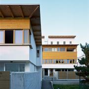 ArchitektInnen / KünstlerInnen: Walter Stelzhammer<br>Projekt: Wohnhausanlage Mühlgrundweg<br>Aufnahmedatum: 09/95<br>Format: 6x9cm C-Dia<br>Lieferformat: Dia-Duplikat, Scan 300 dpi<br>Bestell-Nummer: 950920-10<br>