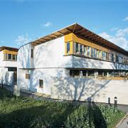 ArchitektInnen / KünstlerInnen: Walter Stelzhammer<br>Projekt: Wohnhausanlage Mühlgrundweg<br>Aufnahmedatum: 09/95<br>Format: 6x9cm C-Dia<br>Lieferformat: Dia-Duplikat, Scan 300 dpi<br>Bestell-Nummer: 950920-03<br>