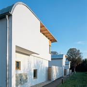 ArchitektInnen / KünstlerInnen: Walter Stelzhammer<br>Projekt: Wohnhausanlage Mühlgrundweg<br>Aufnahmedatum: 09/95<br>Format: 6x9cm C-Dia<br>Lieferformat: Dia-Duplikat, Scan 300 dpi<br>Bestell-Nummer: 950920-02<br>