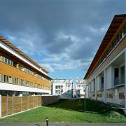 ArchitektInnen / KünstlerInnen: Walter Stelzhammer<br>Projekt: Wohnhausanlage Mühlgrundweg<br>Aufnahmedatum: 09/95<br>Format: 6x9cm C-Dia<br>Lieferformat: Dia-Duplikat, Scan 300 dpi<br>Bestell-Nummer: 950920-07<br>
