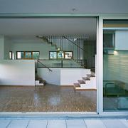 ArchitektInnen / KünstlerInnen: Walter Stelzhammer<br>Projekt: Wohnhausanlage Mühlgrundweg<br>Aufnahmedatum: 09/95<br>Format: 6x12cm C-Dia<br>Lieferformat: Dia-Duplikat, Scan 300 dpi<br>Bestell-Nummer: 950920-14<br>