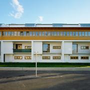 ArchitektInnen / KünstlerInnen: Walter Stelzhammer<br>Projekt: Wohnhausanlage Mühlgrundweg<br>Aufnahmedatum: 09/95<br>Format: 6x12cm C-Dia<br>Lieferformat: Dia-Duplikat, Scan 300 dpi<br>Bestell-Nummer: 950920-19<br>