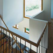 ArchitektInnen / KünstlerInnen: Walter Stelzhammer<br>Projekt: Wohnhausanlage Mühlgrundweg<br>Aufnahmedatum: 09/95<br>Format: 6x9cm C-Dia<br>Lieferformat: Dia-Duplikat, Scan 300 dpi<br>Bestell-Nummer: 950920-17<br>