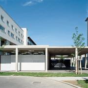 ArchitektInnen / KünstlerInnen: Walter Stelzhammer<br>Projekt: Seelsorgezentrum St.Katharina von Siena<br>Aufnahmedatum: 12/96<br>Format: 6x9cm C-Dia<br>Lieferformat: Dia-Duplikat, Scan 300 dpi<br>Bestell-Nummer: 961215-35<br>