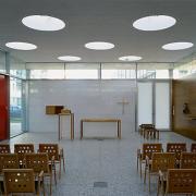 ArchitektInnen / KünstlerInnen: Walter Stelzhammer<br>Projekt: Seelsorgezentrum St.Katharina von Siena<br>Aufnahmedatum: 06/97<br>Format: 6x7cm C-Dia<br>Lieferformat: Dia-Duplikat, Scan 300 dpi<br>Bestell-Nummer: 970618-02<br>