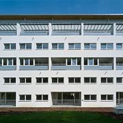 ArchitektInnen / KünstlerInnen: Walter Stelzhammer<br>Projekt: Wohnhausanlage am Leberberg<br>Aufnahmedatum: 09/97<br>Format: 6x9cm C-Dia<br>Lieferformat: Dia-Duplikat, Scan 300 dpi<br>Bestell-Nummer: 970909-08<br>