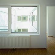 ArchitektInnen / KünstlerInnen: Walter Stelzhammer<br>Projekt: Wohnarche Atzgersdorf<br>Aufnahmedatum: 04/99<br>Format: 6x9cm C-Dia<br>Lieferformat: Dia-Duplikat, Scan 300 dpi<br>Bestell-Nummer: 990429-04<br>
