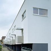 ArchitektInnen / KünstlerInnen: Walter Stelzhammer<br>Projekt: Wohnarche Atzgersdorf<br>Aufnahmedatum: 04/99<br>Format: 6x9cm C-Dia<br>Lieferformat: Dia-Duplikat, Scan 300 dpi<br>Bestell-Nummer: 990429-19<br>