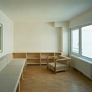 ArchitektInnen / KünstlerInnen: Walter Stelzhammer<br>Projekt: Wohnarche Atzgersdorf<br>Aufnahmedatum: 04/99<br>Format: 6x9cm C-Dia<br>Lieferformat: Dia-Duplikat, Scan 300 dpi<br>Bestell-Nummer: 990429-03<br>