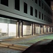 ArchitektInnen / KünstlerInnen: Walter Stelzhammer<br>Projekt: Kallco Schlossgasse<br>Aufnahmedatum: 08/00<br>Format: 6x9cm C-Dia<br>Lieferformat: Dia-Duplikat, Scan 300 dpi<br>Bestell-Nummer: 000803-26<br>