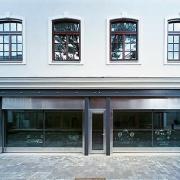 ArchitektInnen / KünstlerInnen: Walter Stelzhammer<br>Projekt: Kallco Schlossgasse<br>Aufnahmedatum: 08/00<br>Format: 6x9cm C-Dia<br>Lieferformat: Dia-Duplikat, Scan 300 dpi<br>Bestell-Nummer: 000803-06<br>